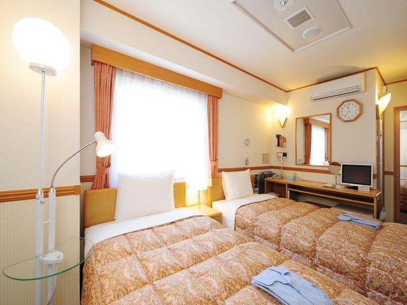 Toyoko Inn Okayama Eki Nishi Guchi Hiroba Экстерьер фото